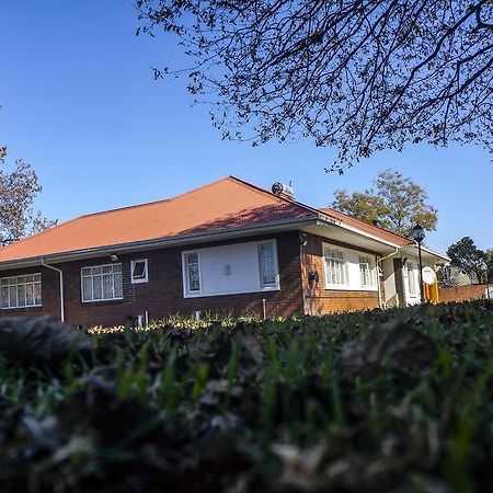 Acn International Regency Lodge Kempton Park Exteriör bild
