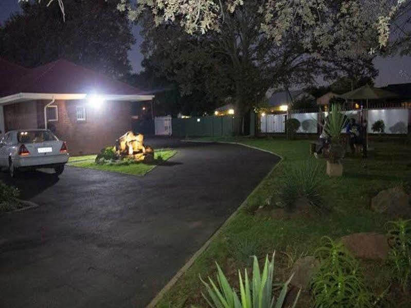 Acn International Regency Lodge Kempton Park Exteriör bild