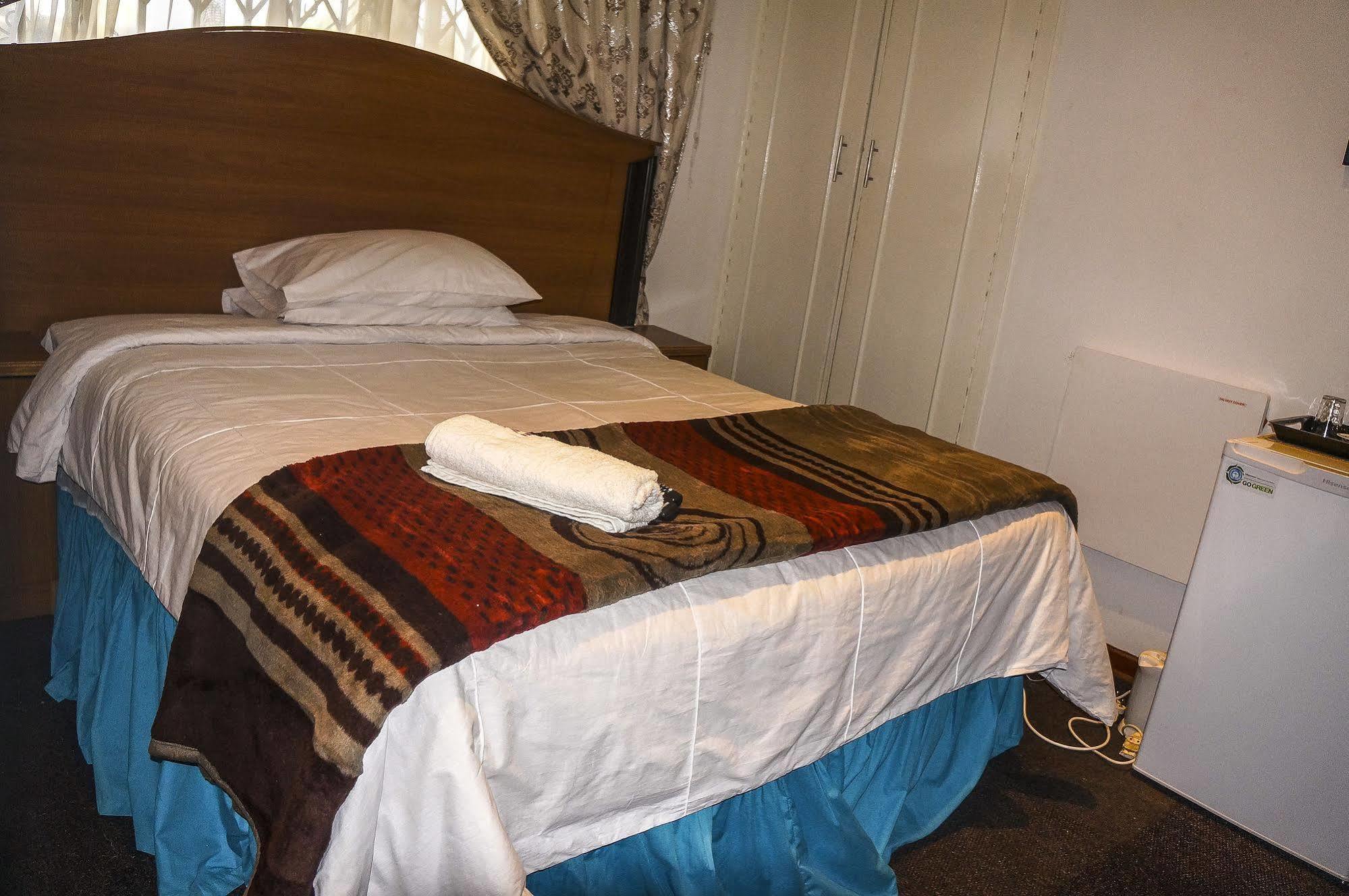 Acn International Regency Lodge Kempton Park Exteriör bild
