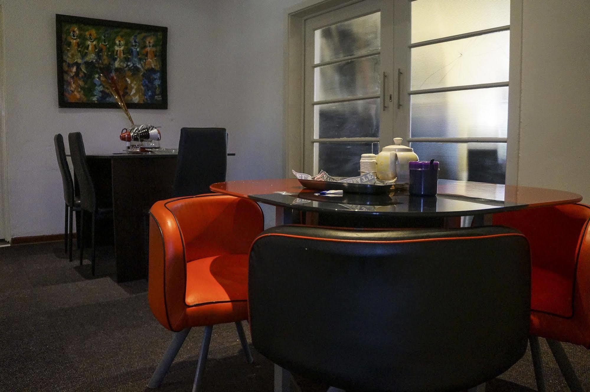 Acn International Regency Lodge Kempton Park Exteriör bild