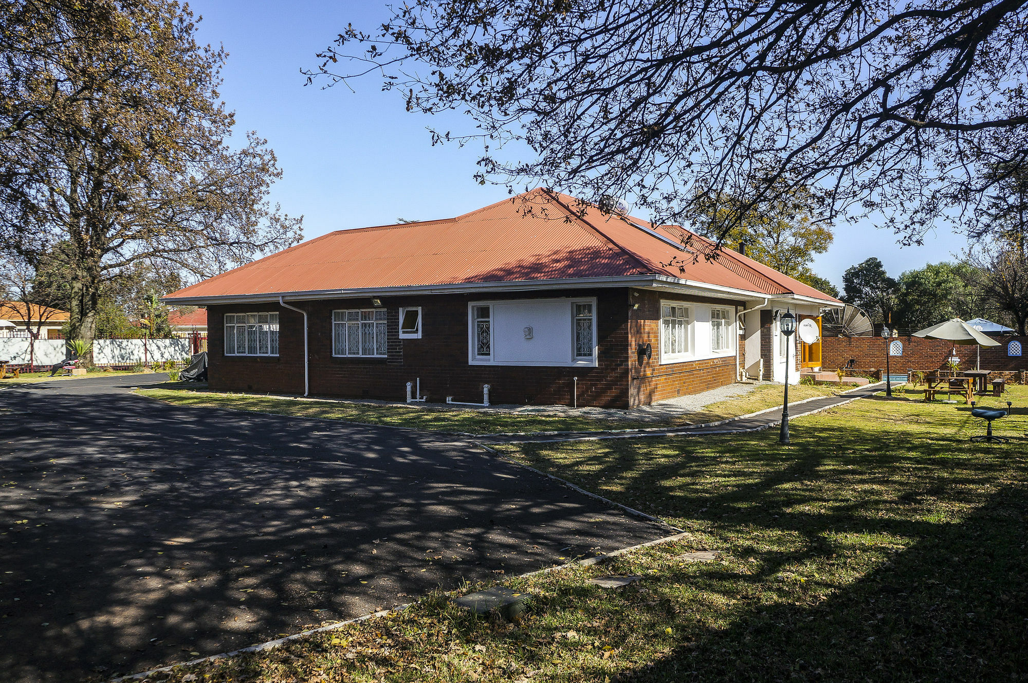 Acn International Regency Lodge Kempton Park Exteriör bild